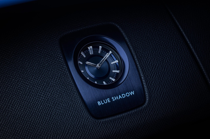 rolls-royce black badge cullinan blue shadow – grenzen erfahren