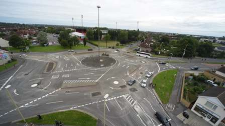„magic roundabout“ in großbritannien: so kompliziert, dass einheimische lieber umwege fahren