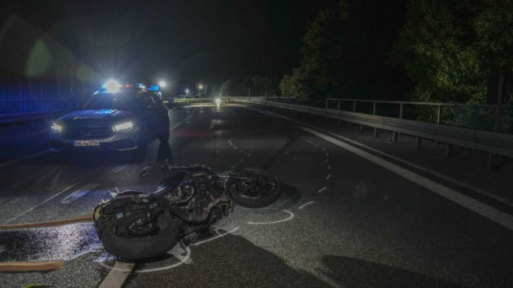 kurve nicht geschafft: motorradfahrer stirbt am autobahndreieck leonberg