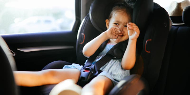 gefahr für kinder - kinder bei hitze nie im auto lassen, es droht lebensgefahr