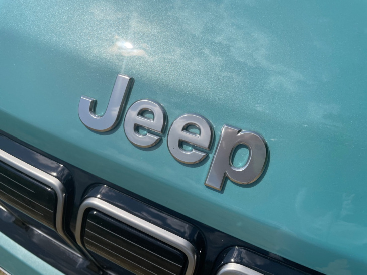 jeep avenger altitude (2023) – der e-jeep für hippe mamis