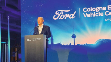Ford weiht Electric Vehicle Center in Köln ein