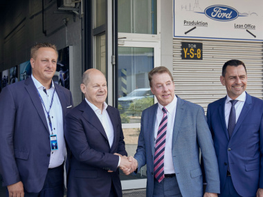 Ford eröffnet das Electric Vehicle Center in Köln