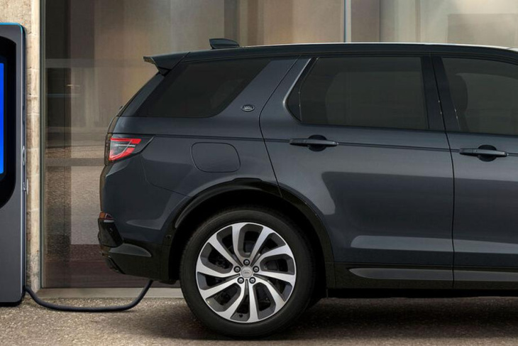 land rover discovery sport: innenleben modernisiert, preise angehoben