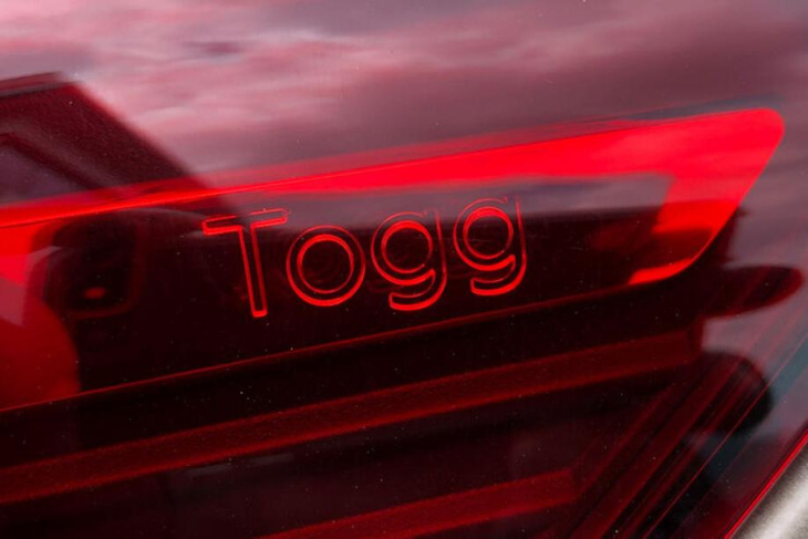 togg t10x elektrikli suv: yapay zeka türk tesla rakibinde müzik yapıyor