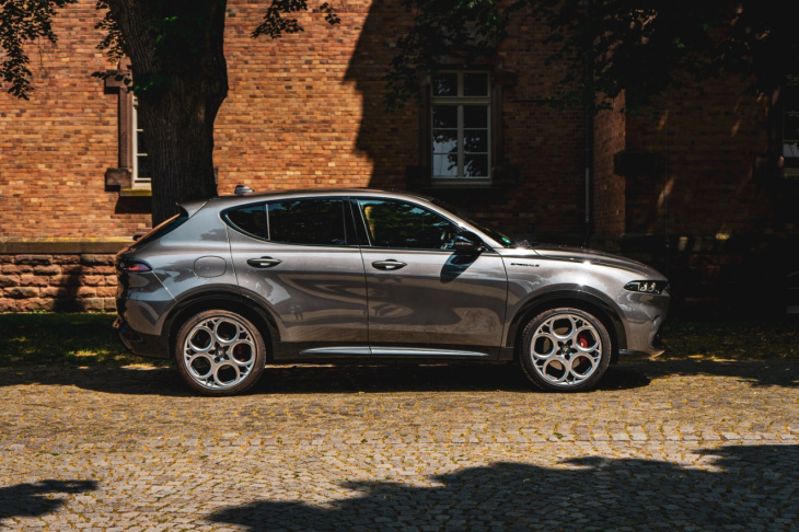 alfa romeo tonale hybrid – gelungene symbiose von stil und effizienz