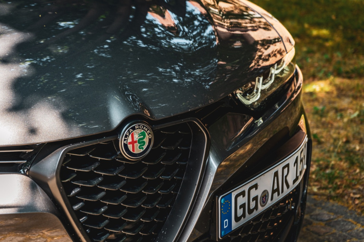 alfa romeo tonale hybrid – gelungene symbiose von stil und effizienz