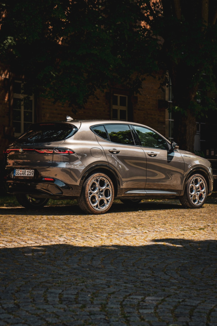 alfa romeo tonale hybrid – gelungene symbiose von stil und effizienz