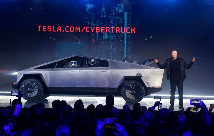 tesla baut ersten «cybertruck»-pickup in texas