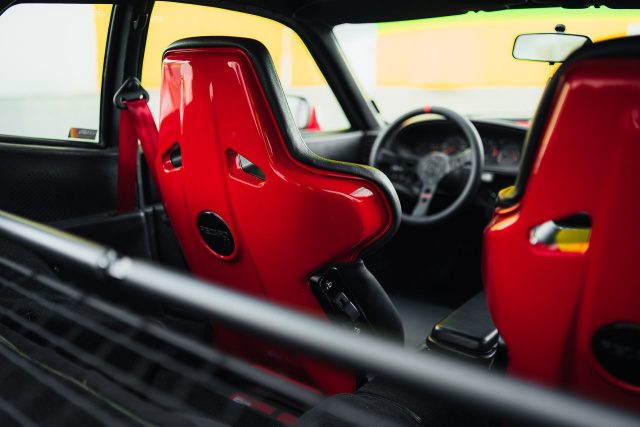 rot steht ihm gut - eleganter und tiefer porsche 944 turbo mit gepimpten bbs rs felgen