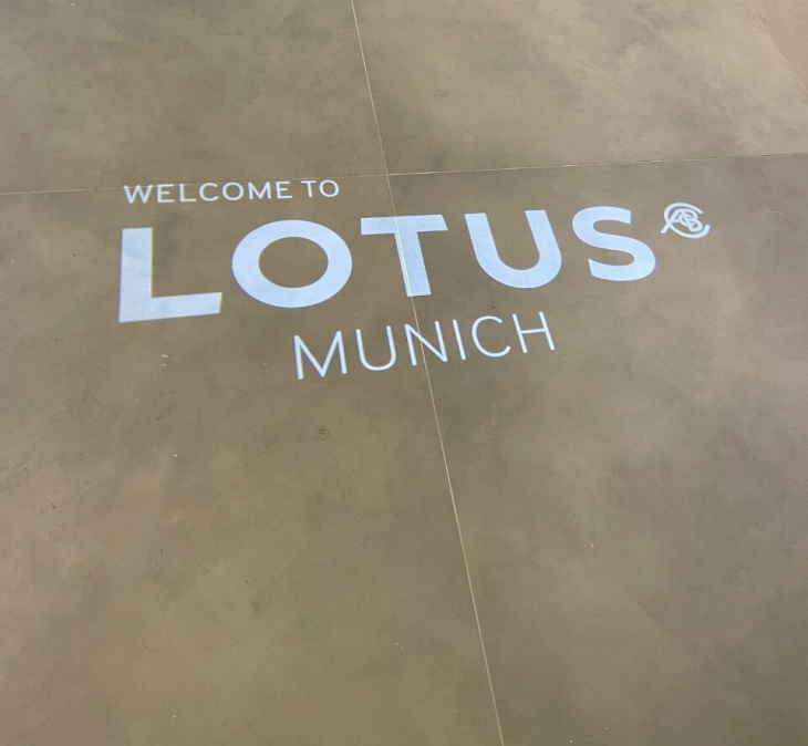 erster lotus flagship-store in deutschland