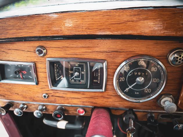 die liebe zum oldtimer: hammer fährt sein auto seit 54 jahren