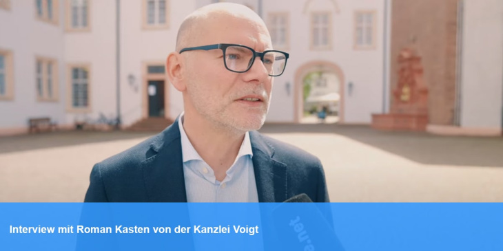 Interview mit Roman Kasten von der Kanzlei Voigt zu rechtlichen Aspekten der E-Mobilität