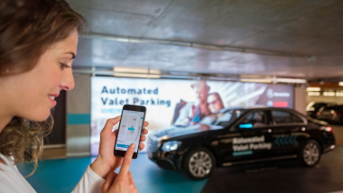 Mercedes per Smartphone einparken: Diese Modelle können nachgerüstet werden