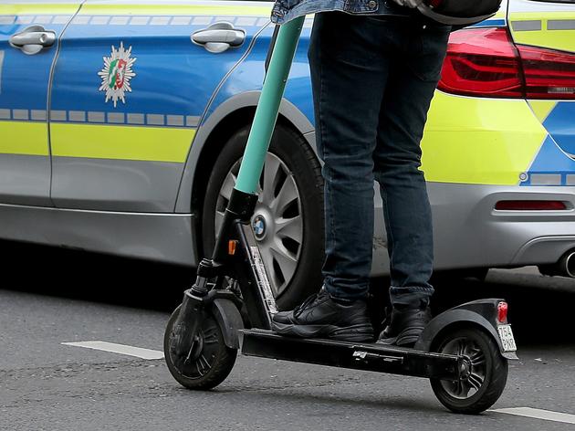 risikoreiche fahrt: 70-jähriger e-scooter-fahrer wird mit über 1,1 promille erwischt