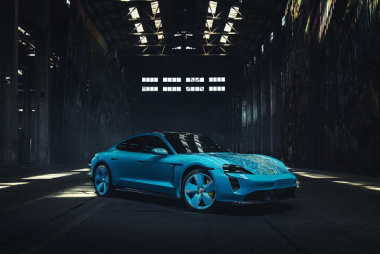 Kunstwerk: Porsche Taycan Turbo S als Leinwand