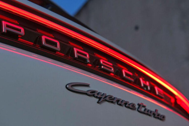 Porsche Cayenne Turbo E-Hybrid: Leistungs-Watschn für den Purosangue