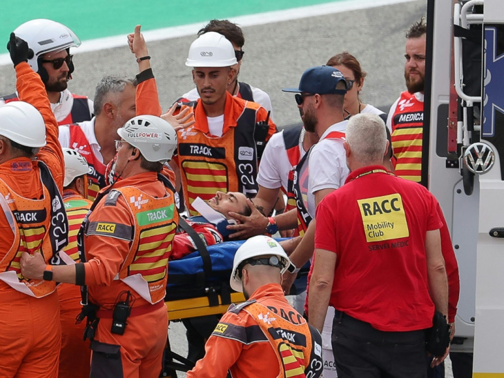 horrorcrash überschattet motogp-rennen - ärzte geben entwarnung