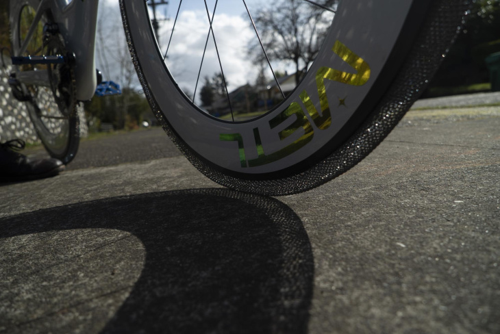 nasa-technologie: luftloser reifen fürs fahrrad auf kickstarter