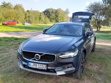 Volvo V90 Cross Country:  Riese und Sänfte