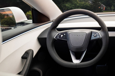 Mittwoch Magazin: Tesla – immer wieder zweifelhafte Entscheidungen. Daimler Truck – 1.027 km mit einer Wasserstoff-Füllung. Polestar 3 auf der Zielgeraden.