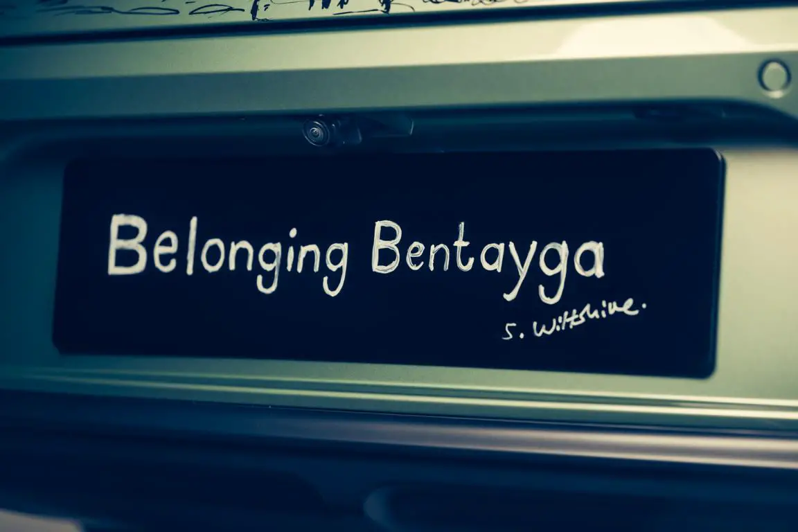 bentley ‚belonging bentayga‘: handbemalte ode an die globale vielfalt!