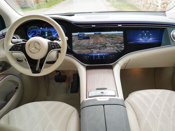 mercedes eqs suv