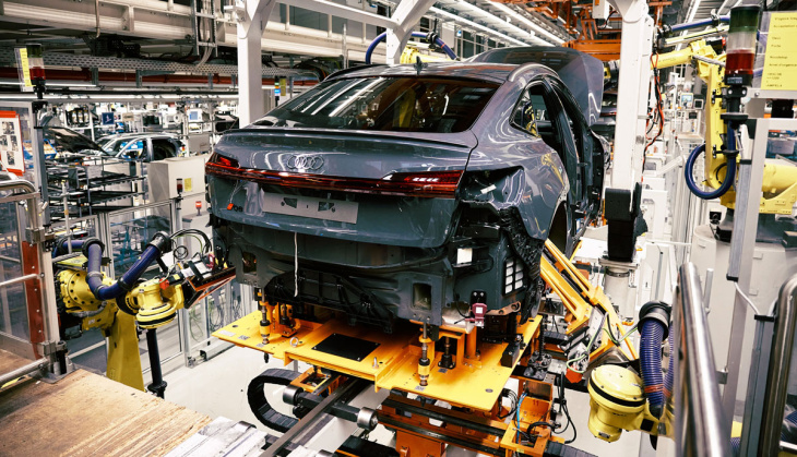 audi: streik im werk brüssel wegen gebremster e-auto-produktion