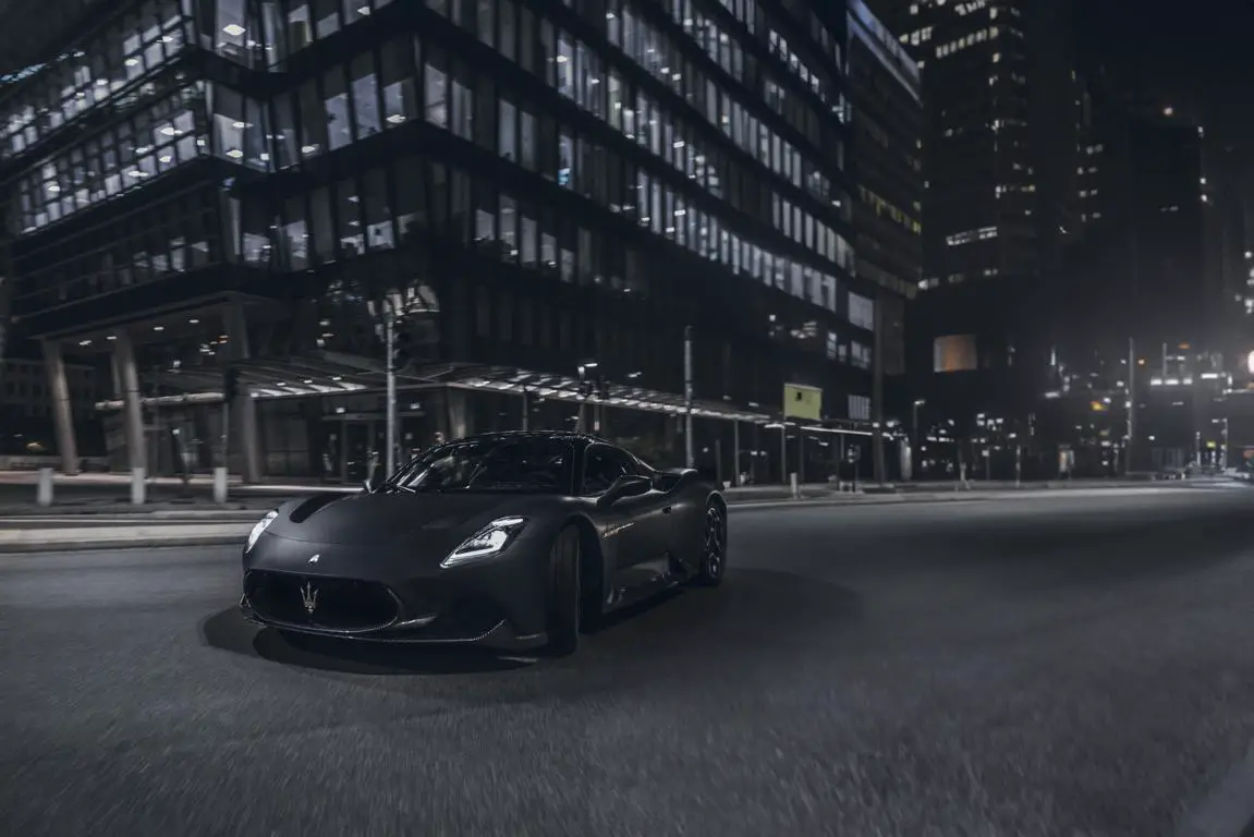 Maserati MC20 Notte: Hommage an die Nacht & Rennstrecke!