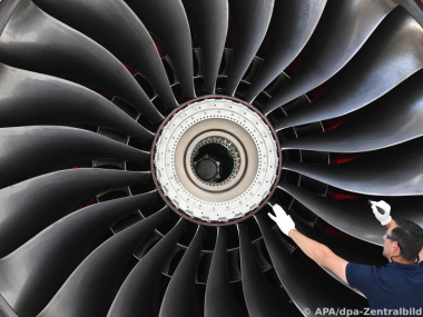 Rolls-Royce will bis 2027 deutlich mehr verdienen