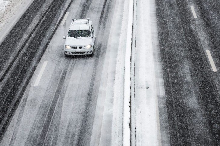 acht fehler beim autofahren im winter