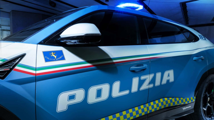 lamborghini urus performante für italiens polizei