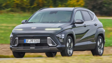 Hyundai Kona Hybrid (2023) im Test: Futurismus für die Familie