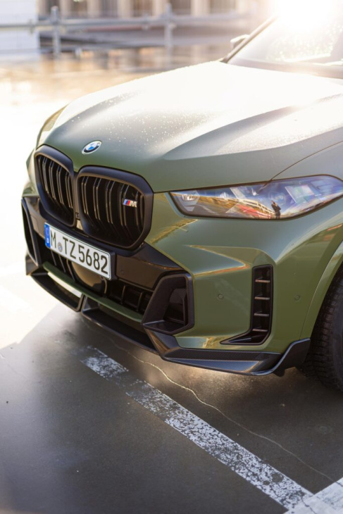 hingucker im tarn-look: bmw x5 m60i in urban green