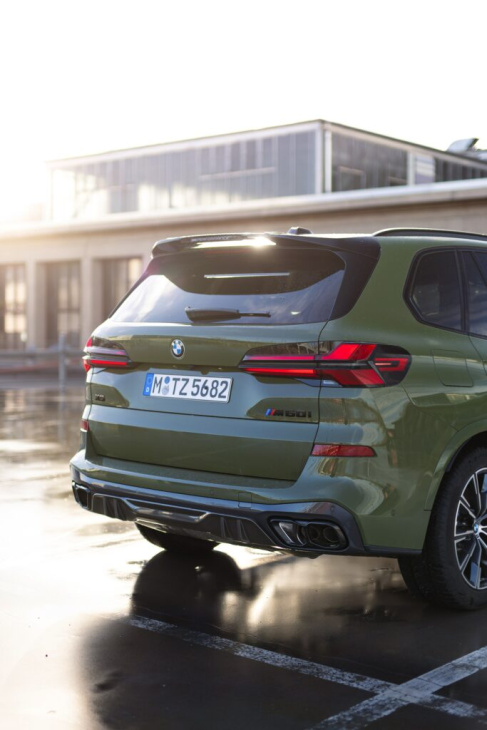 hingucker im tarn-look: bmw x5 m60i in urban green