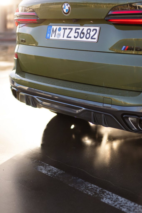 hingucker im tarn-look: bmw x5 m60i in urban green