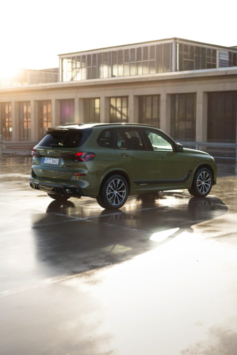 hingucker im tarn-look: bmw x5 m60i in urban green