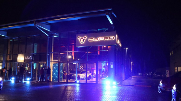 cupra: auto bierschneider eröffnet neuen showroom