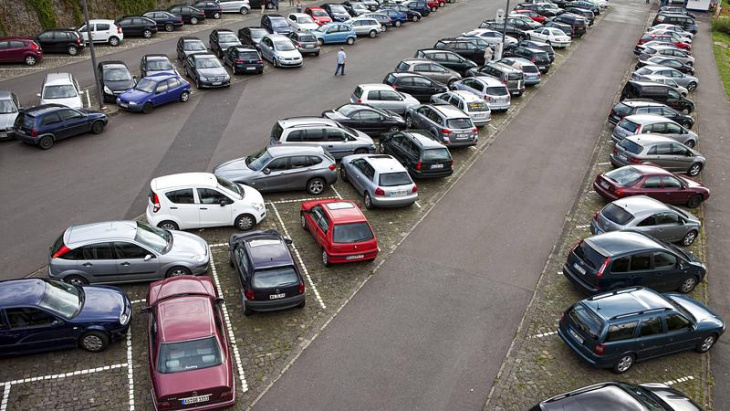 genial: neue einpark-markierungen sorgen für riesen- begeisterung!