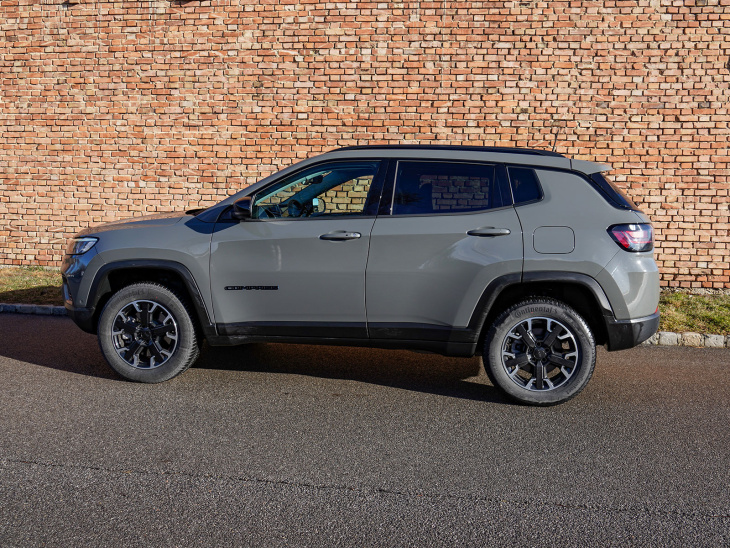 jeep compass 1.3 phev 240 ps at 4xe overland im test