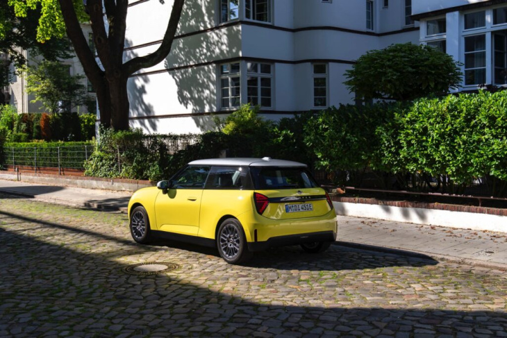 mini cooper e 2024: mehr fotos vom j01 ab 32.900 euro