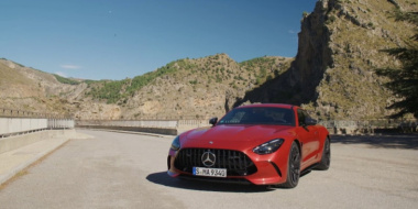 18. Februar 2024 um 18:15 Uhr bei RTLZWEI - GRIP – Das Motormagazin: „Cyndie checkt das neue Mercedes-AMG GT Coupé“