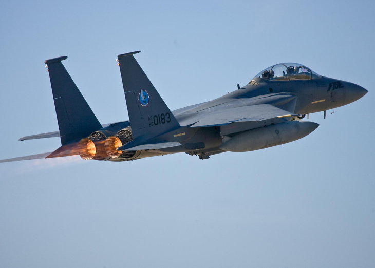 neuer us-kampfjet f-15ex erreicht fast mach 3