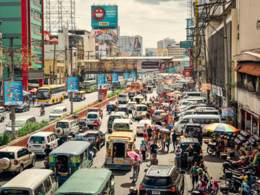 „Jeepneys“, Manilas unverzichtbare Dreckschleudern