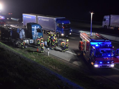 A6-Unfall bei Sinsheim: Tanklastzug umgekippt – rechte Fahrspur blockiert
