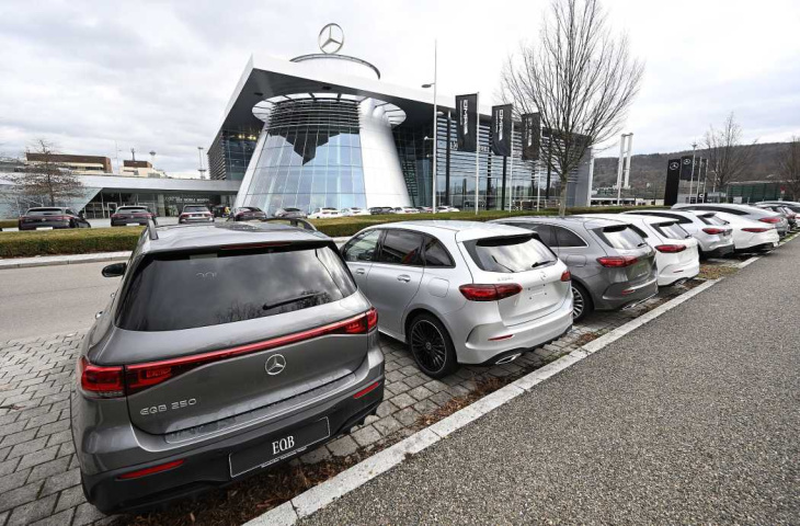 mercedes-benz will eigene autohäuser in deutschland verkaufen