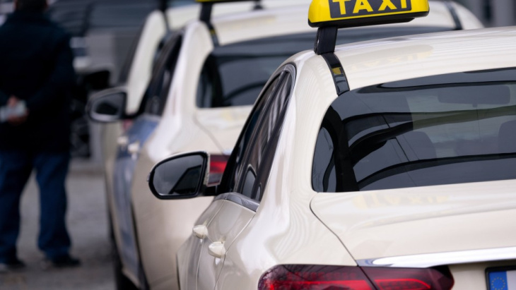 heute in rhein-main: was taxifahren kosten soll...