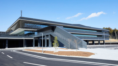 Lexus nimmt neuen Teil des Technical Center Shimoyama in Betrieb