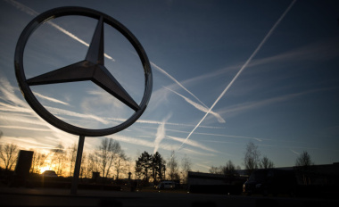Aktivisten blockieren Mercedes-Werk bei Bremen
