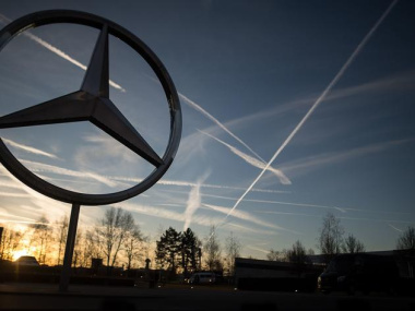 Aktivisten blockieren Mercedes-Werk Bremen